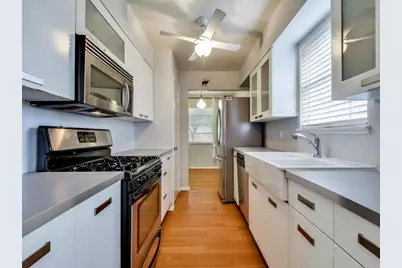 8208 Stillwood Lane, Austin, TX 78757 - Photo 10