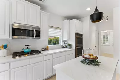 7221 Ellaview Lane, Austin, TX 78759 - Photo 4