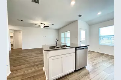 215 Magione Circle, Hutto, TX 78634 - Photo 12