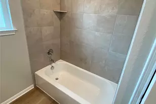 912 Main St, Hutto, TX 78634 - Photo 8