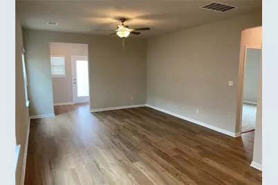 912 Main Street, Hutto, TX 78634 - Photo 14