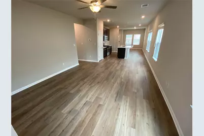 912 Main Street, Hutto, TX 78634 - Photo 6