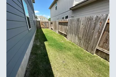 912 Main Street, Hutto, TX 78634 - Photo 28