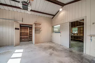 208 Edgewood Dr, Fredericksburg, TX 78624 - Photo 22