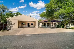208 Edgewood Dr, Fredericksburg, TX 78624 - Photo 20