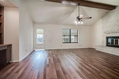 208 Edgewood Drive, Fredericksburg, TX 78624 - Photo 4
