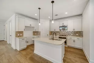 448 Burlington Dr, Buda, TX 78610 - Photo 10