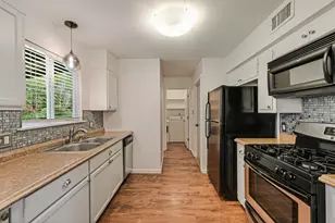 4904 Creekline Dr, Austin, TX 78745 - Photo 4
