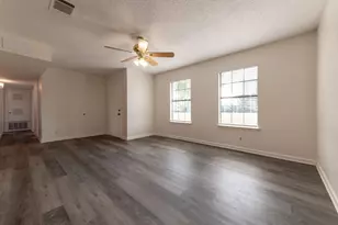 606 E E 2nd St, Elgin, TX 78621 - Photo 6