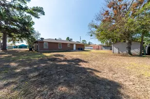 606 E E 2nd St, Elgin, TX 78621 - Photo 18