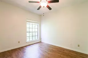 912 W 22nd St, Austin, TX 78705 - Photo 14