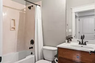 17708 Maritime Point Dr, Jonestown, TX 78645 - Photo 20