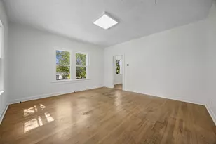 906 W 31st St, Austin, TX 78705 - Photo 4