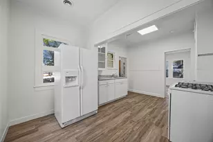 906 W 31st St, Austin, TX 78705 - Photo 6