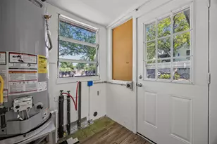 906 W 31st St, Austin, TX 78705 - Photo 10