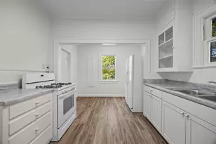 906 W 31st St, Austin, TX 78705 - Photo 8