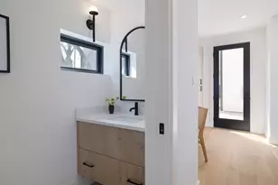 2401 Willow St, Austin, TX 78702 - Photo 20