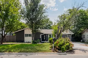 5210 Gladstone Dr, Austin, TX 78723 - Photo 2