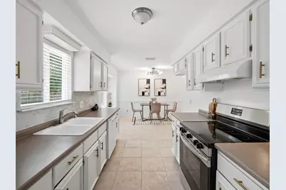 7001 Windrift Way, Austin, TX 78745 - Photo 6
