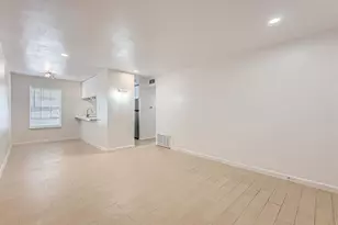 300 Crockett St, Austin, TX 78704 - Photo 4