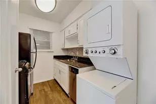 2401 Manor Rd, Austin, TX 78722 - Photo 12