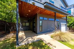 1902 S L Davis Ave, Austin, TX 78702 - Photo 4