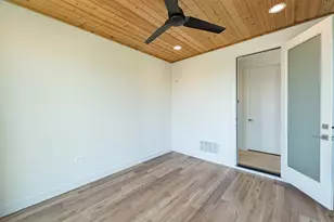 1902 S L Davis Ave, Austin, TX 78702 - Photo 14