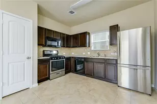 1800 Arborside Dr, Austin, TX 78754 - Photo 10