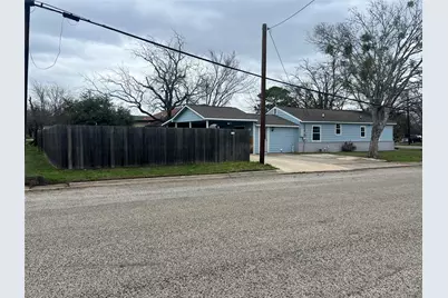 711 N Grimes Street, Giddings, TX 78942 - Photo 18