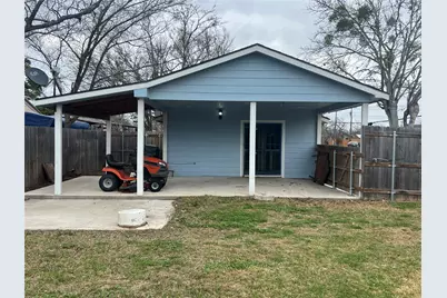 711 N Grimes Street, Giddings, TX 78942 - Photo 16