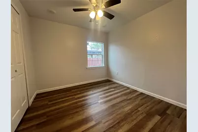 711 N Grimes Street, Giddings, TX 78942 - Photo 10