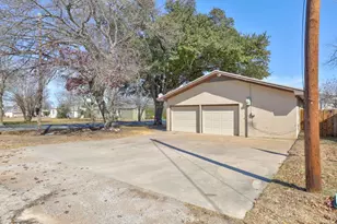 309 W Ave H Ave, Jarrell, TX 76537 - Photo 4