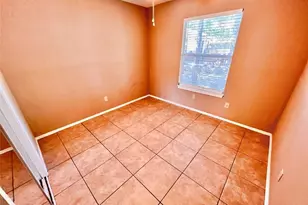 916 E 37th St, Austin, TX 78705 - Photo 8