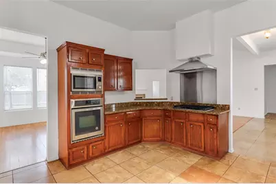 12606 Hunters Chase Drive, Austin, TX 78729 - Photo 8