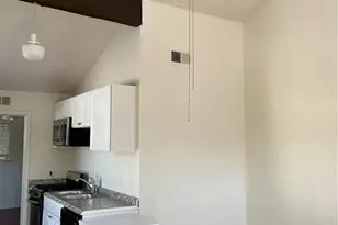 1010 W 23rd St, Austin, TX 78705 - Photo 4