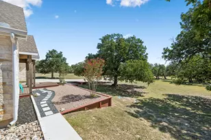 1783 Axis Cir, Fredericksburg, TX 78624 - Photo 4