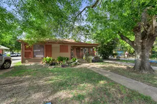 1409 Chestnut St, Bastrop, TX 78602 - Photo 8