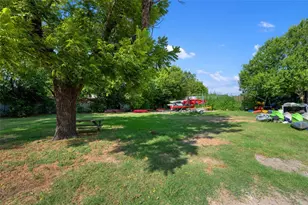 1409 Chestnut St, Bastrop, TX 78602 - Photo 14
