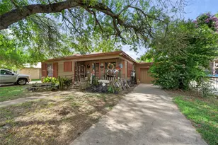1409 Chestnut St, Bastrop, TX 78602 - Photo 6