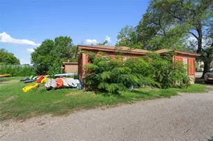 1409 Chestnut St, Bastrop, TX 78602 - Photo 12