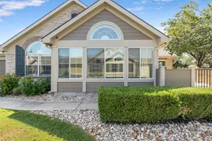 30 Wildwood Dr, Georgetown, TX 78633 - Photo 4