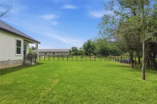 145 Kawainui Ln, Bastrop, TX 78602 - Photo 38