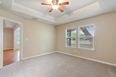 510 Holiday Creek Lane, Georgetown, TX 78633 - Photo 18