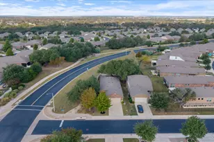 510 Holiday Creek Ln, Georgetown, TX 78633 - Photo 28