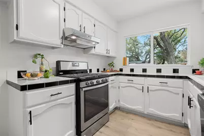 12113 Grey Rock Lane, Austin, TX 78750 - Photo 12