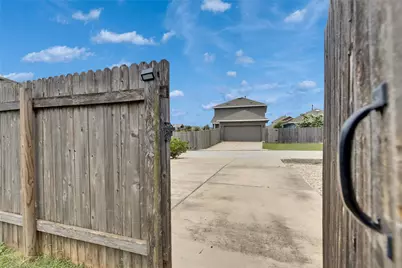 107 Friendship Oak Drive, San Marcos, TX 78666 - Photo 36