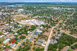 1902 Twin Oaks St, Kingsland, TX 78639 - Photo 2