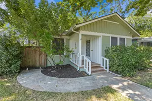 1011 E 45th St, Austin, TX 78751 - Photo 2