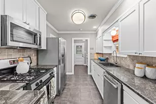1011 E 45th St, Austin, TX 78751 - Photo 4