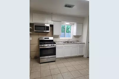 904 Chote Avenue, Austin, TX 78702 - Photo 4